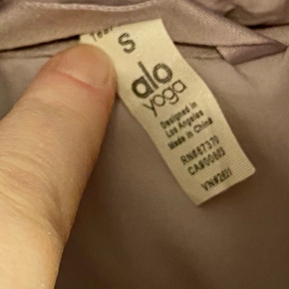 Alo Gold Rusher Puffer Vest Light Purple Women’s Sz Small Comfy Warm RARE COLOR - Picture 2 of 13